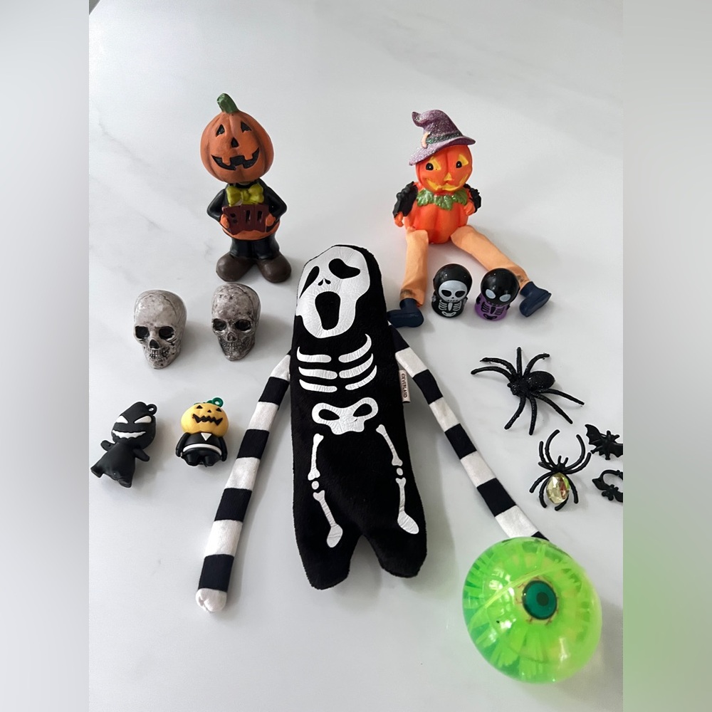 skull Plush pencil case Halloween eyeball spider bat rings skulls lot 12 bundle